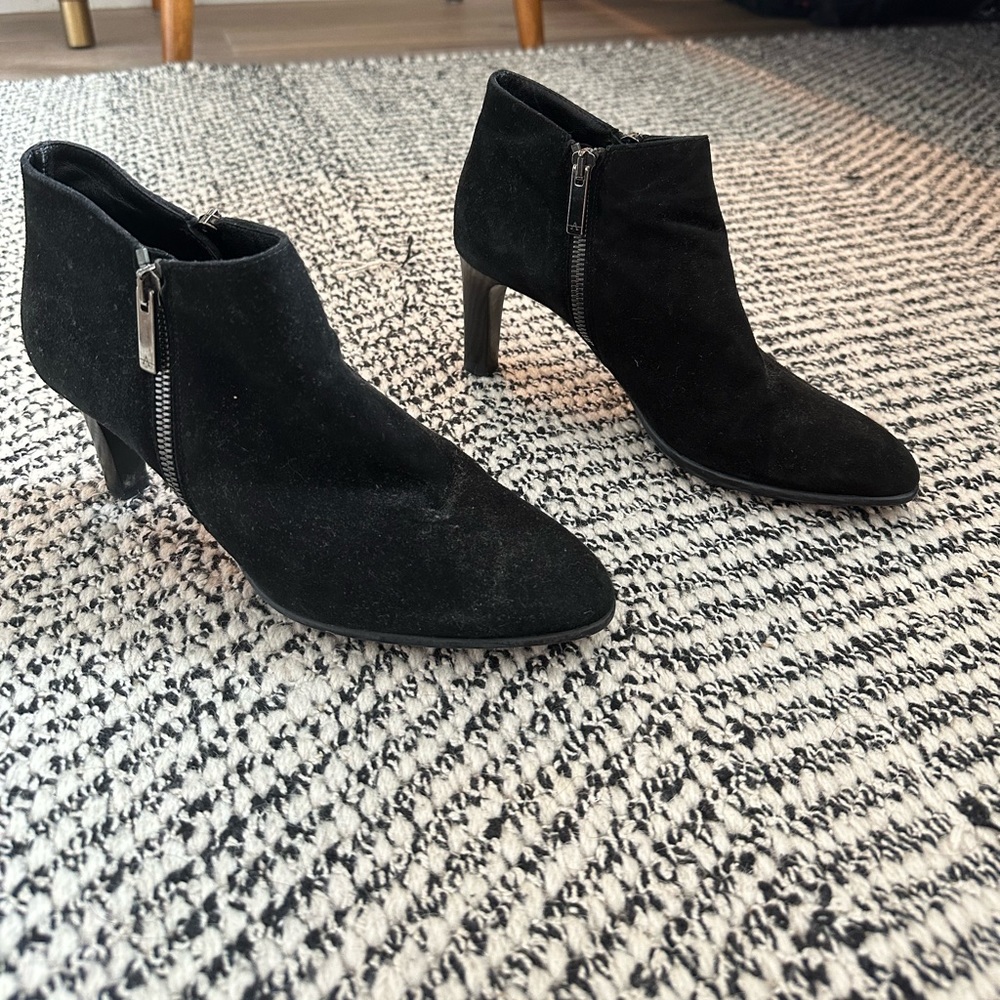 Aquatlia suede booties